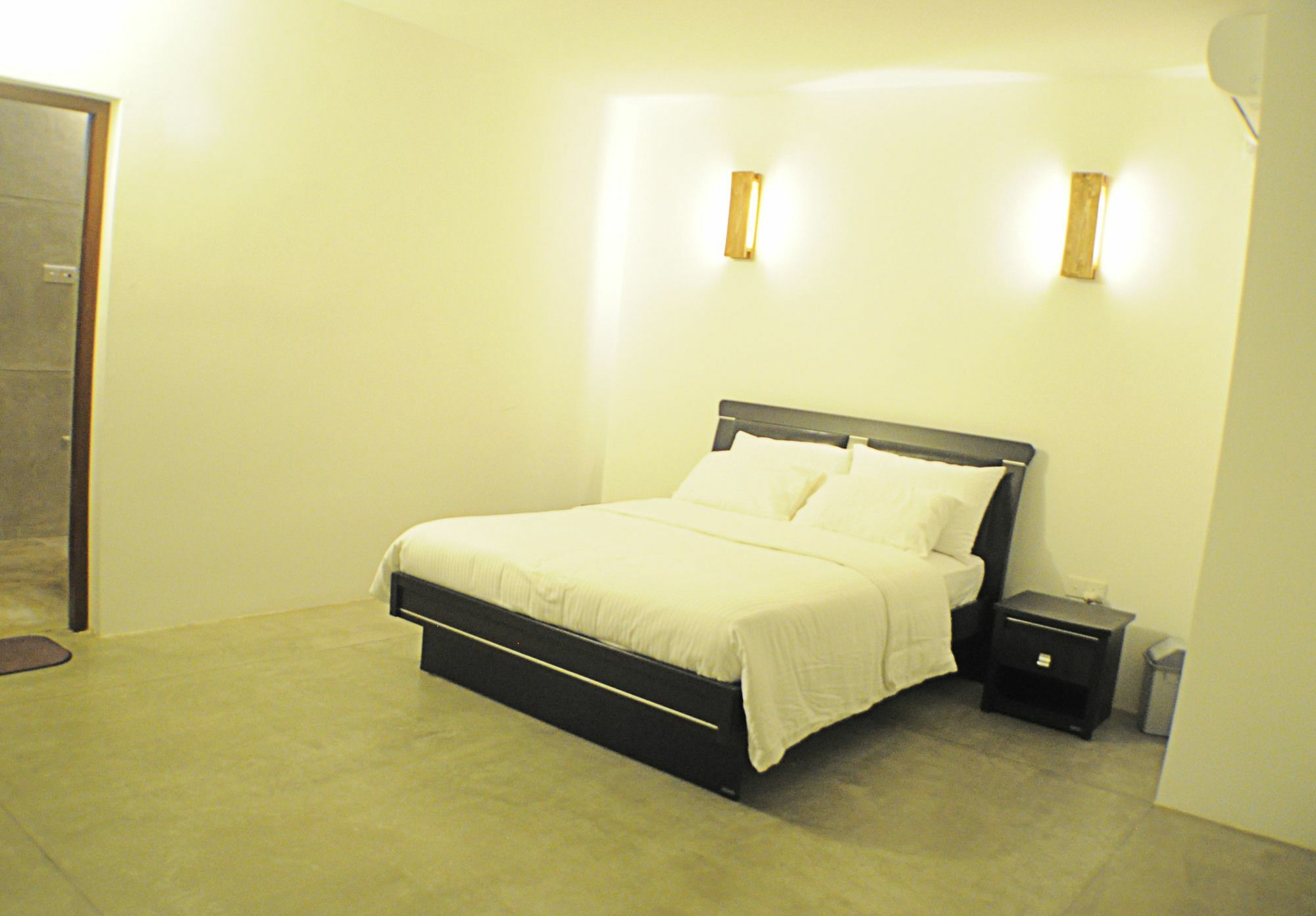 M&M Residence Kandy Esterno foto