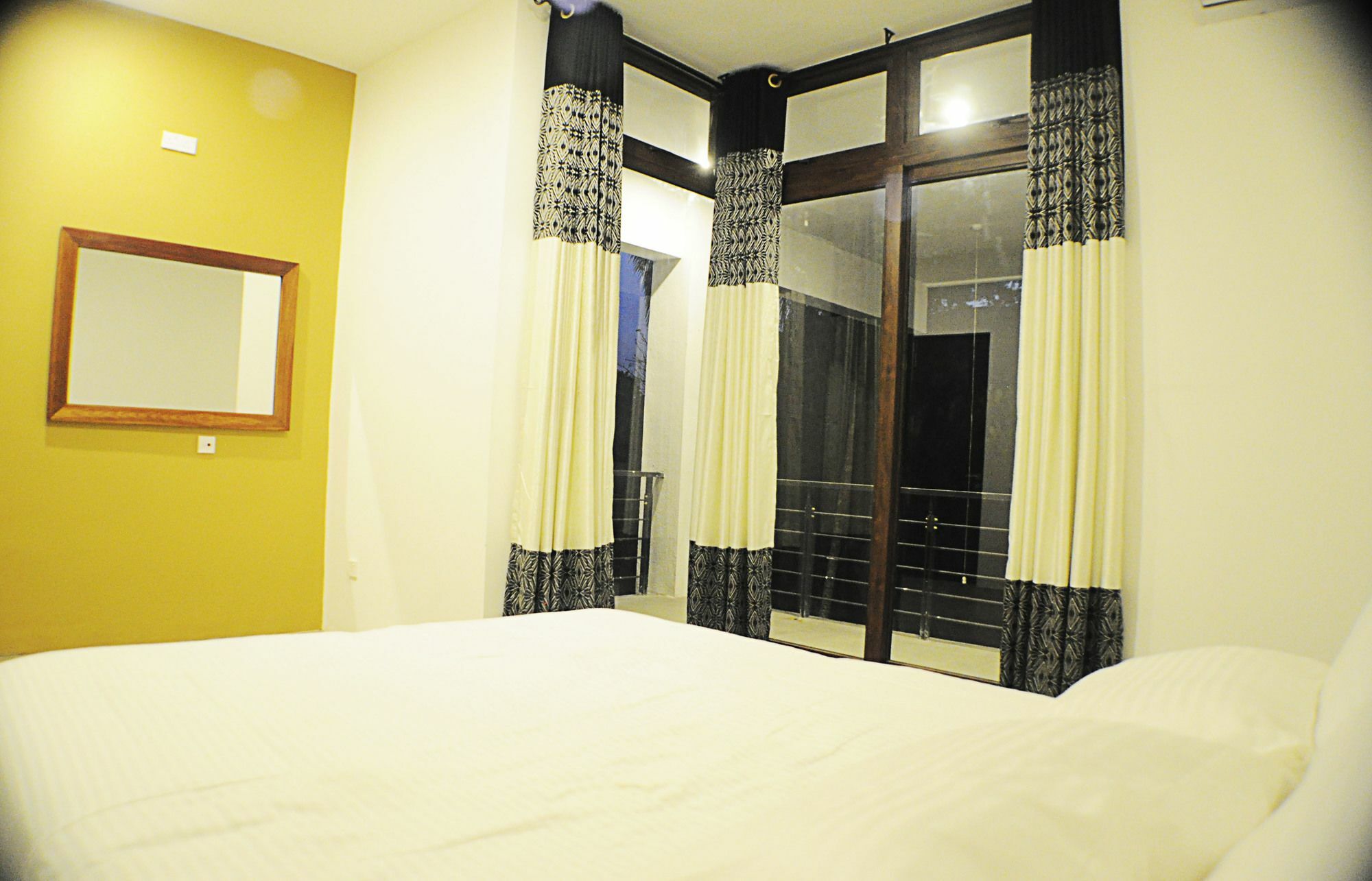 M&M Residence Kandy Esterno foto